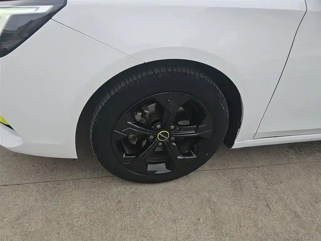 Roewe i6 MAX 2020 300TGI Automatic Cool and Intelligent Driving Edition — миниатюра 23