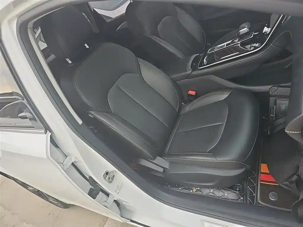 Roewe i6 MAX 2020 300TGI Automatic Cool and Intelligent Driving Edition — миниатюра 25