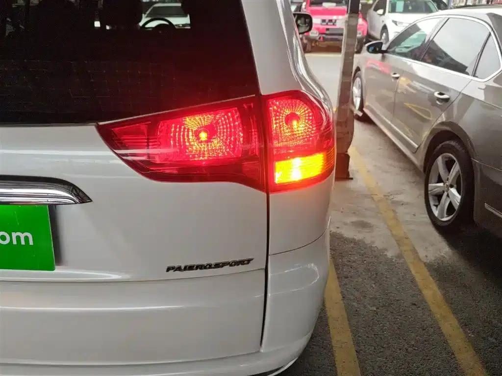 2013 Pajero Sport 3.0L Automatic 4WD Flagship Edition — миниатюра 24
