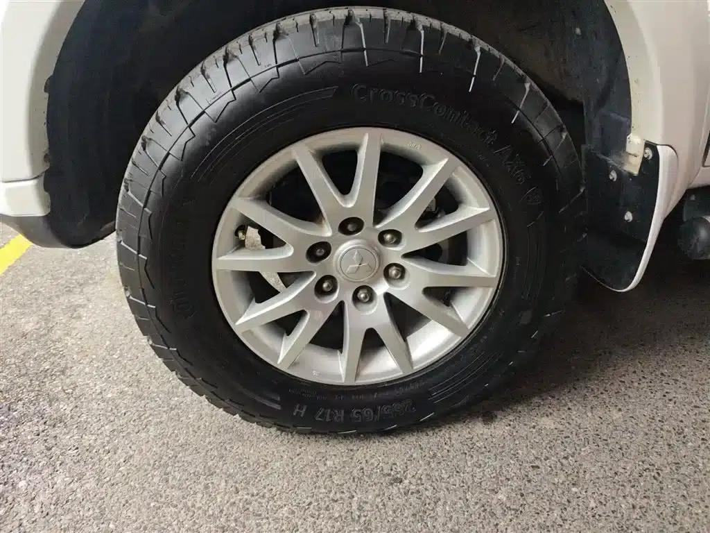 2013 Pajero Sport 3.0L Automatic 4WD Flagship Edition — миниатюра 25