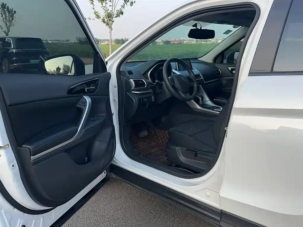 Eclipse Cross 2018 1.5T CVT 2WD Fearless Edition — миниатюра 12