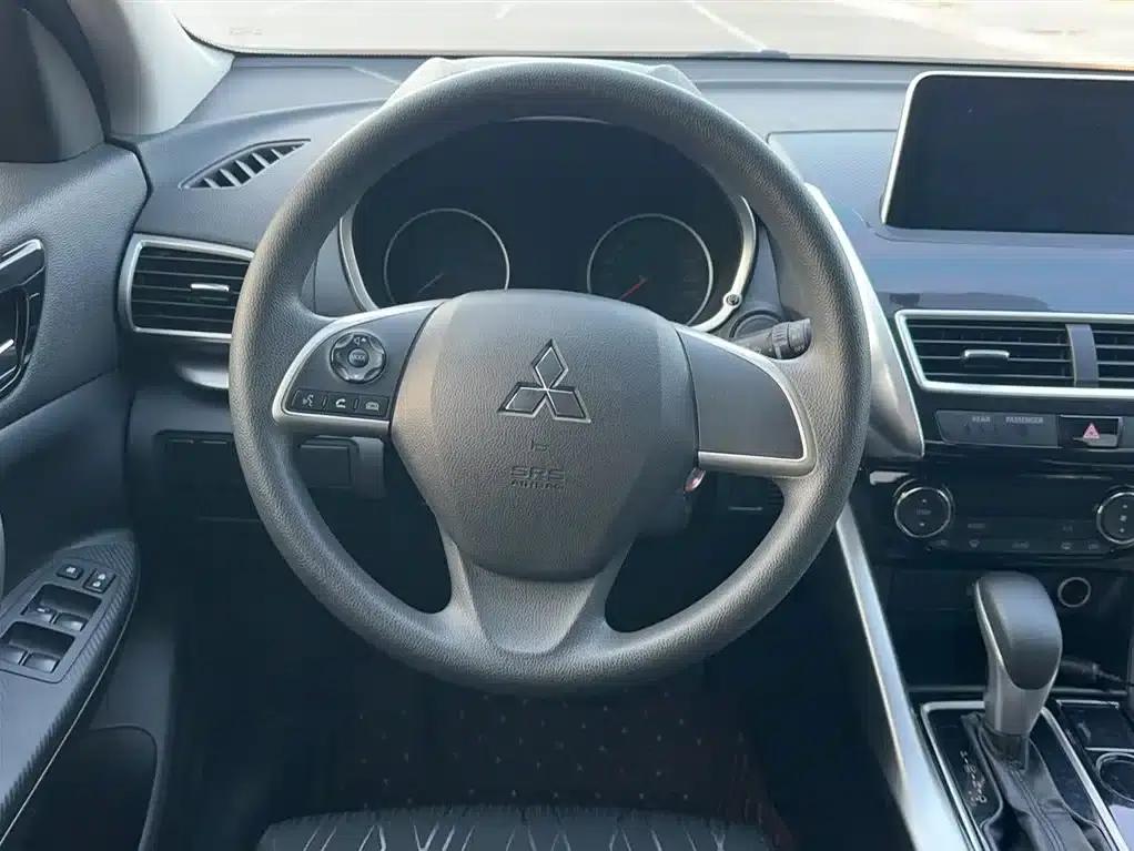 Eclipse Cross 2018 1.5T CVT 2WD Fearless Edition — миниатюра 6