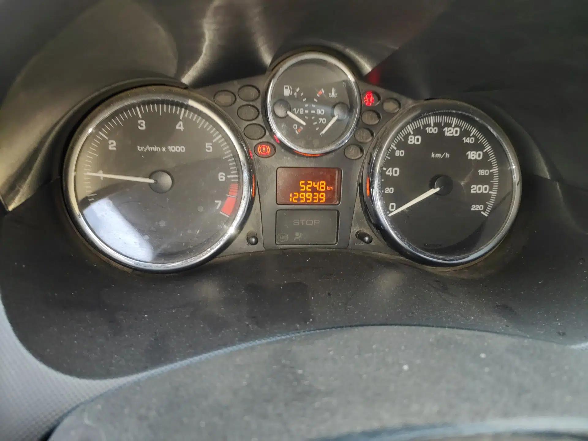 Peugeot 207 2011 Hatchback 1.4L Manual Yule Edition — миниатюра 13
