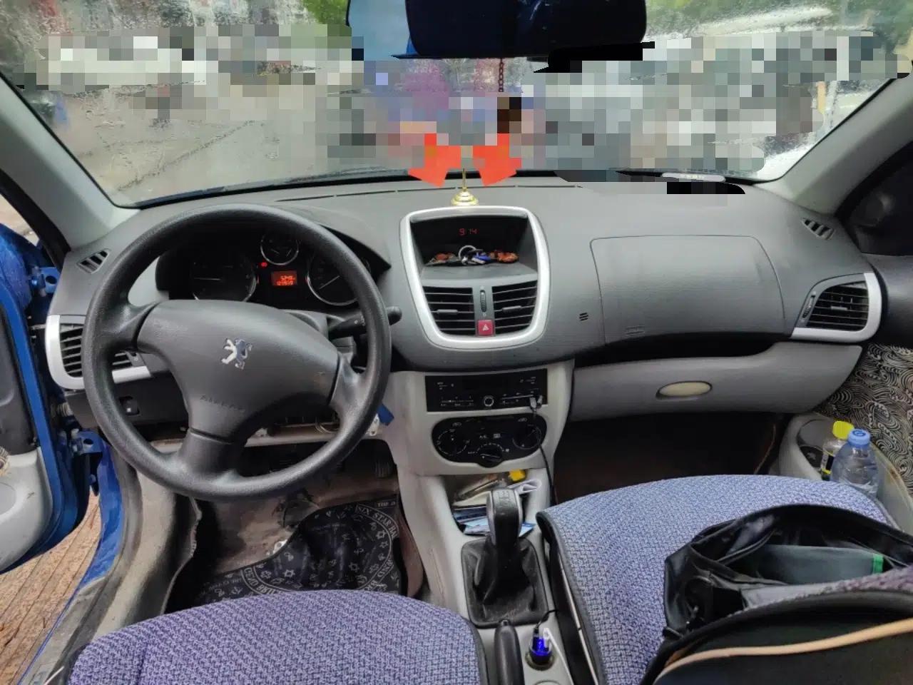 Peugeot 207 2011 Hatchback 1.4L Manual Yule Edition — миниатюра 10