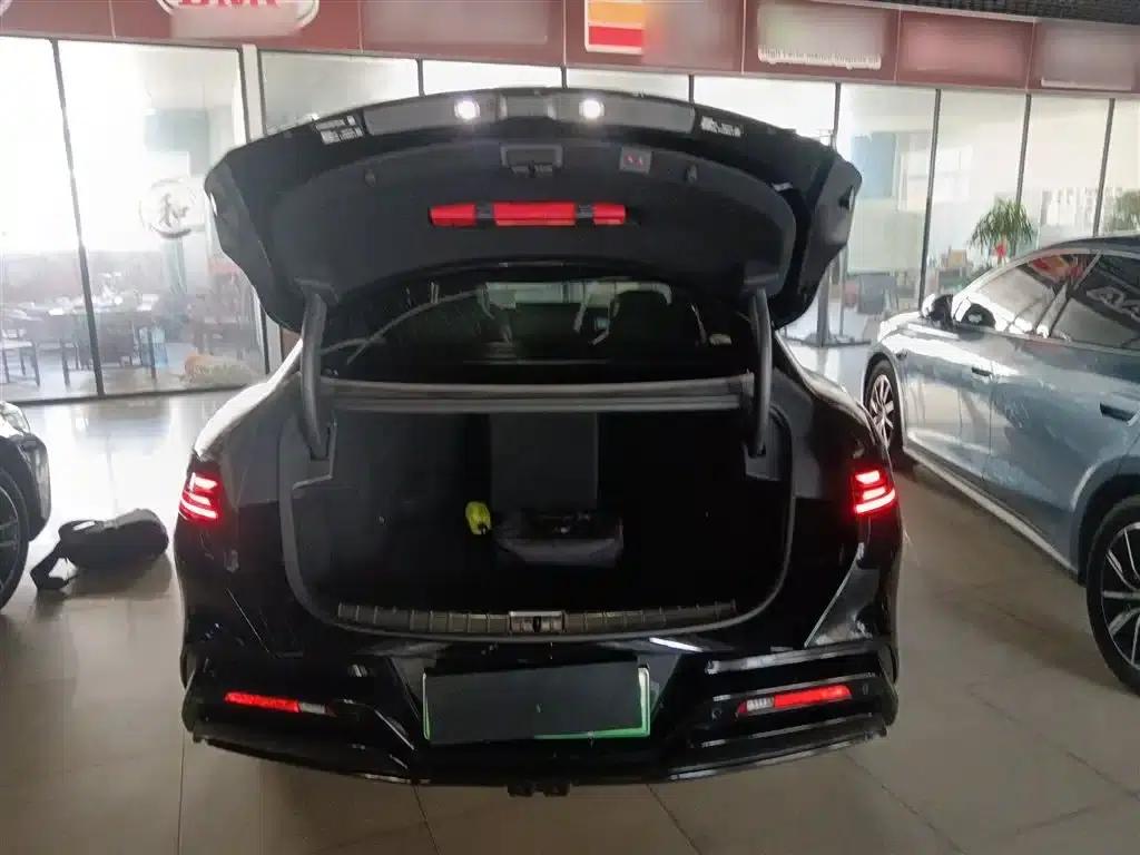 Denza Z9 2024 Model 1100km AWD Max Edition — миниатюра 9