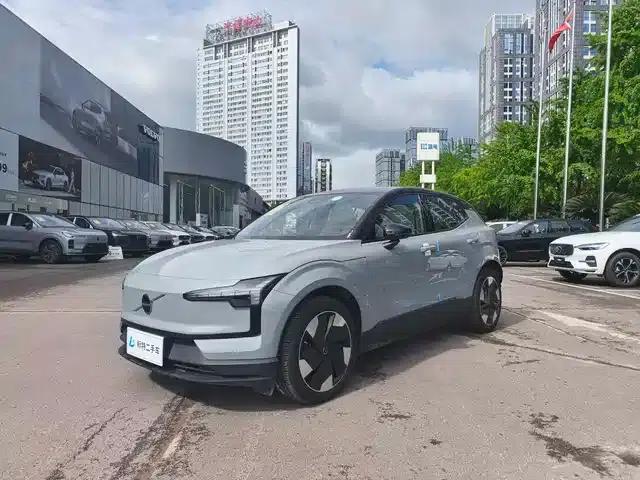 Volvo EX30 2025 Rear-Wheel Drive Long Range Plus