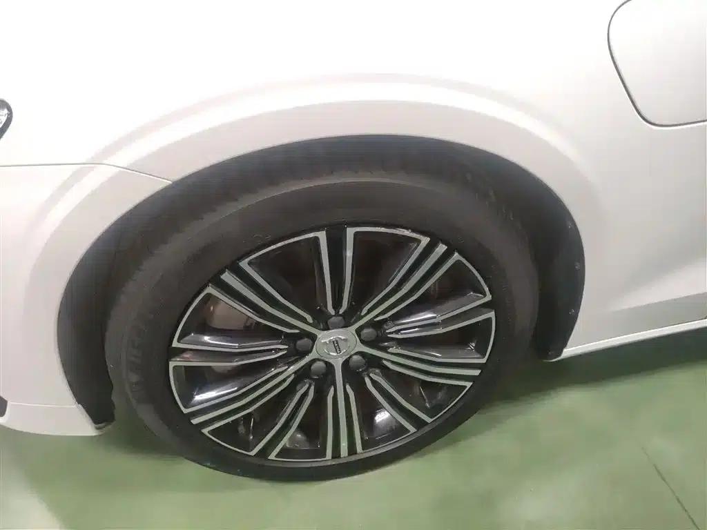 2021 Volvo S60 Plug-in Hybrid T8 E-Drive Hybrid AWD Inscription Luxury Edition — миниатюра 23