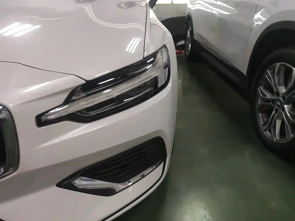 2021 Volvo S60 Plug-in Hybrid T8 E-Drive Hybrid AWD Inscription Luxury Edition — миниатюра 24