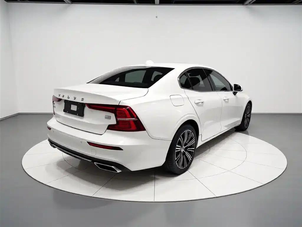 2021 Volvo S60 Plug-in Hybrid T8 E-Drive Hybrid AWD Inscription Luxury Edition — миниатюра 7
