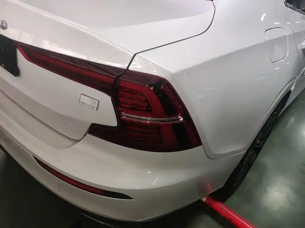 2021 Volvo S60 Plug-in Hybrid T8 E-Drive Hybrid AWD Inscription Luxury Edition — миниатюра 8