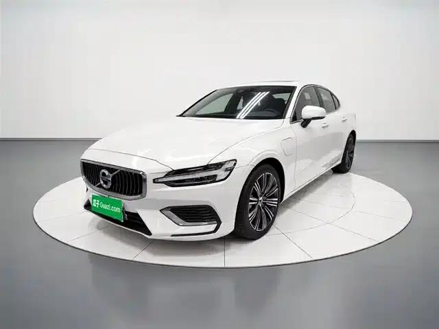 2021 Volvo S60 Plug-in Hybrid T8 E-Drive Hybrid AWD Inscription Luxury Edition