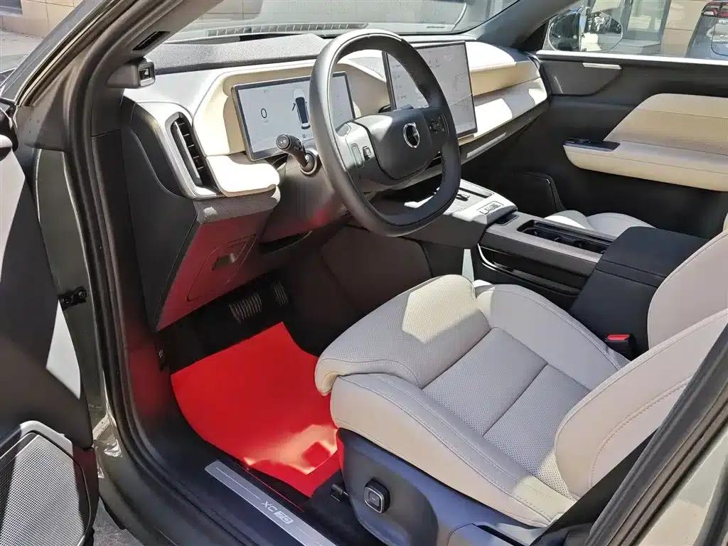 2026 Volvo XC70 Plug-in Hybrid, All-Wheel Drive, Ultra Range — миниатюра 14