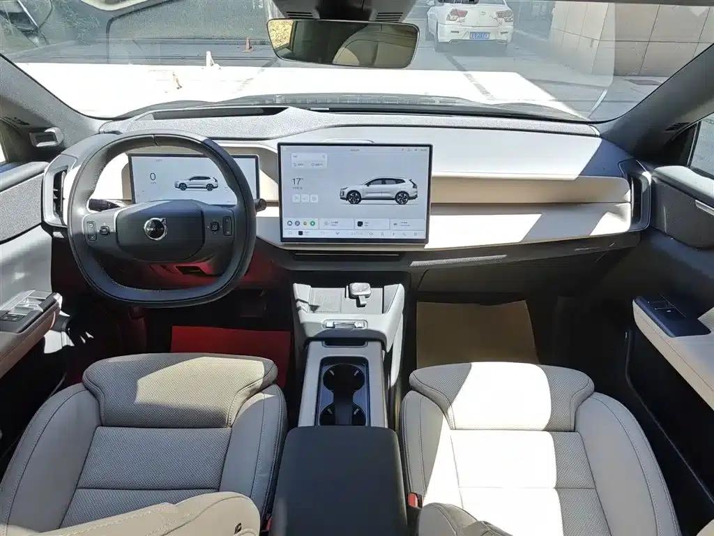 2026 Volvo XC70 Plug-in Hybrid, All-Wheel Drive, Ultra Range — миниатюра 15