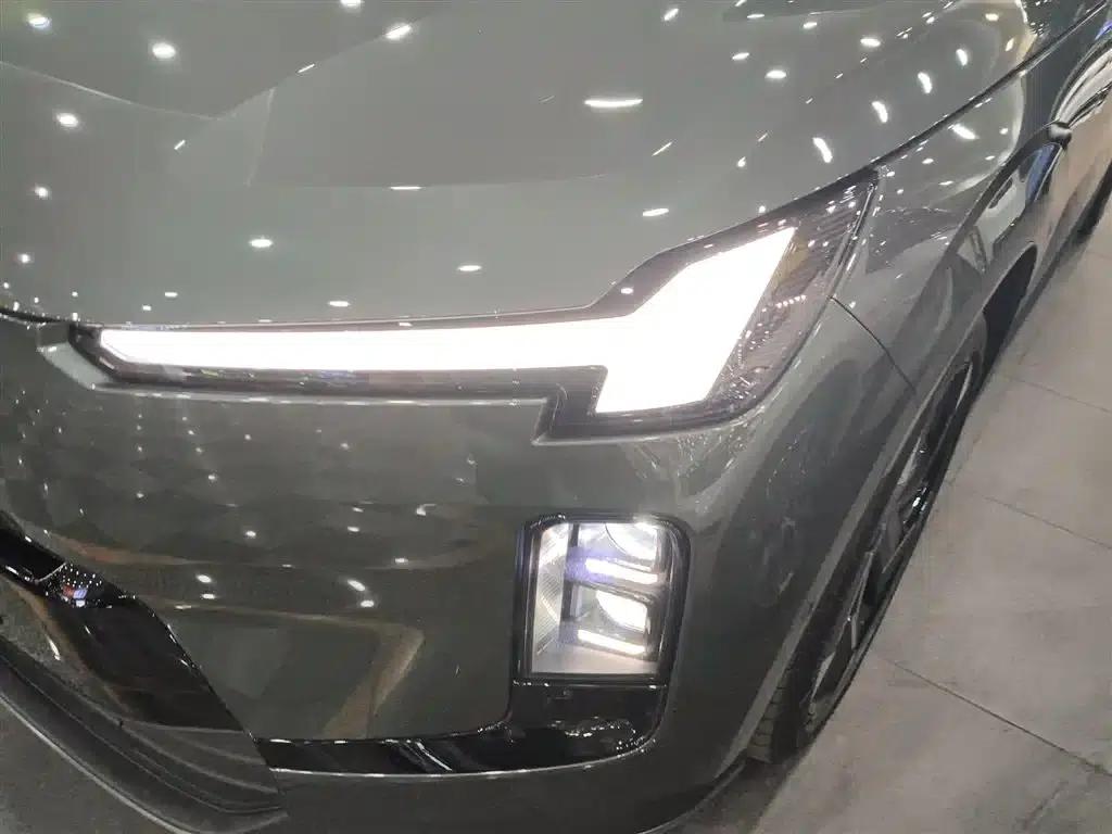 2026 Volvo XC70 Plug-in Hybrid, All-Wheel Drive, Ultra Range — миниатюра 16