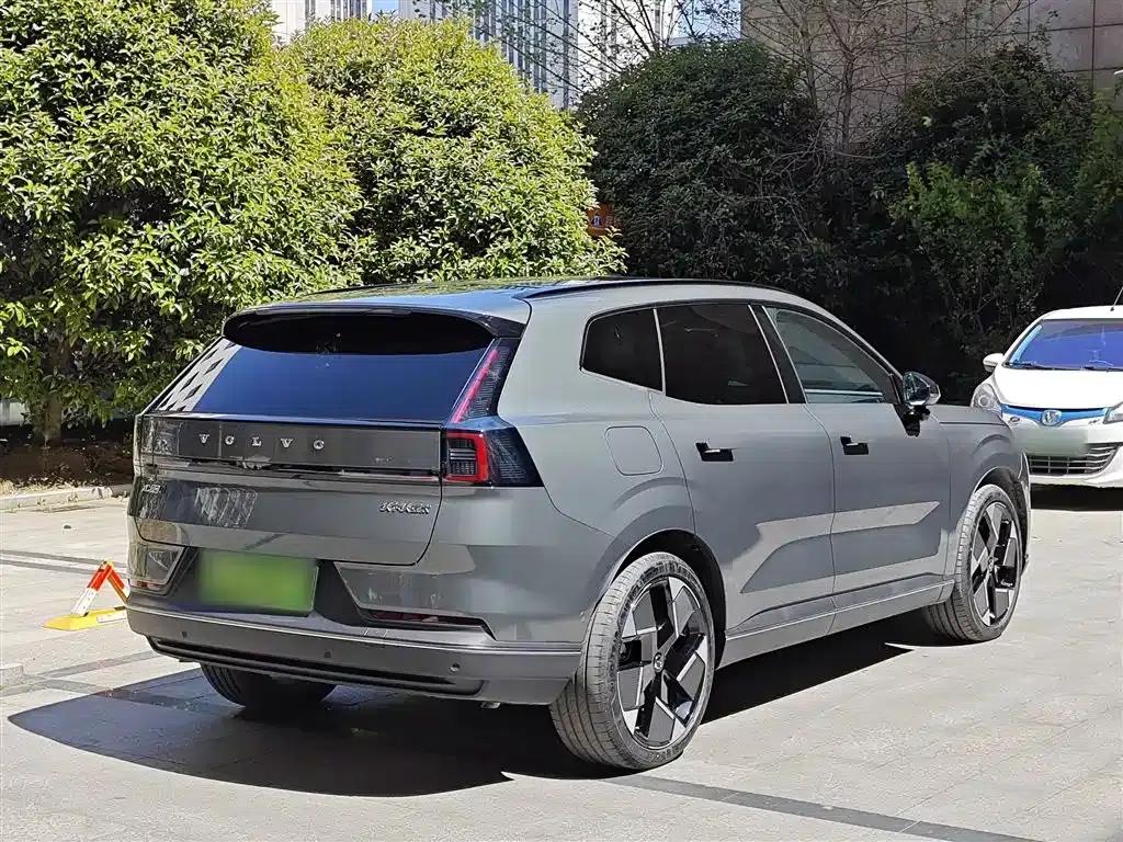 2026 Volvo XC70 Plug-in Hybrid, All-Wheel Drive, Ultra Range — миниатюра 23