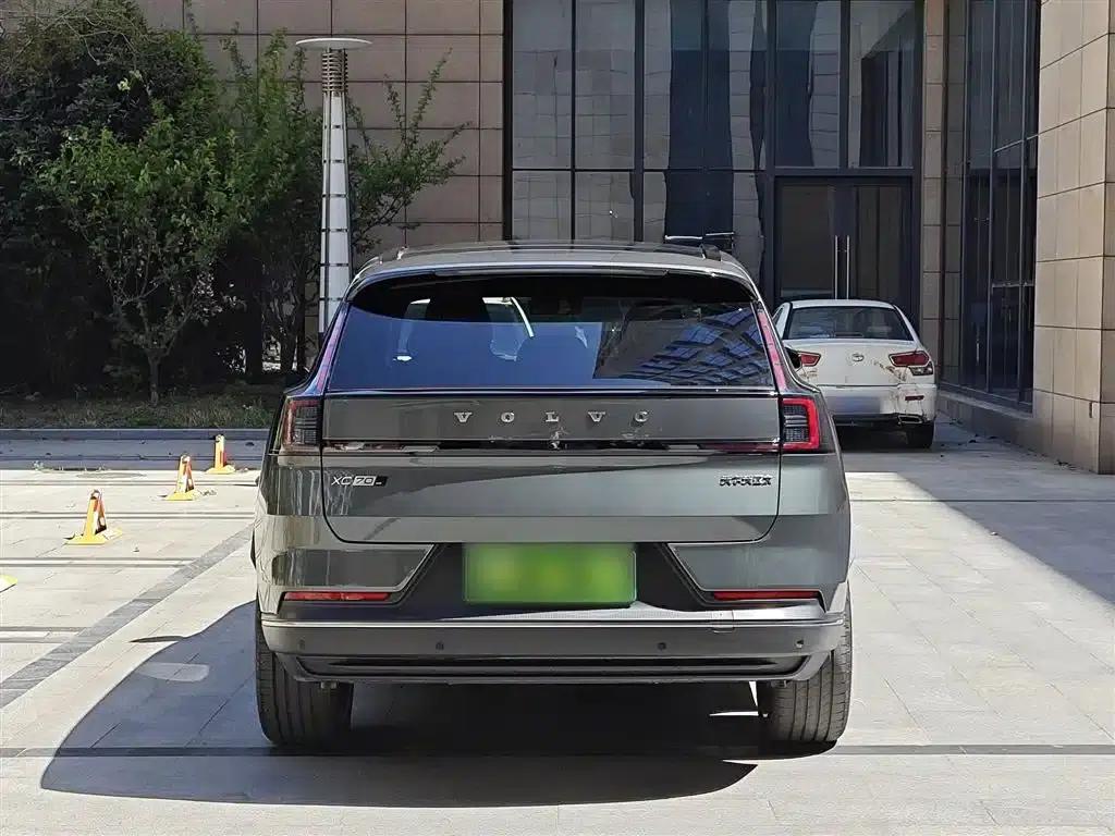 2026 Volvo XC70 Plug-in Hybrid, All-Wheel Drive, Ultra Range — миниатюра 24