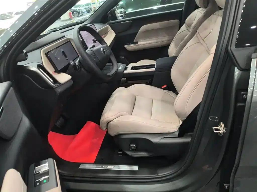 2026 Volvo XC70 Plug-in Hybrid, All-Wheel Drive, Ultra Range — миниатюра 8