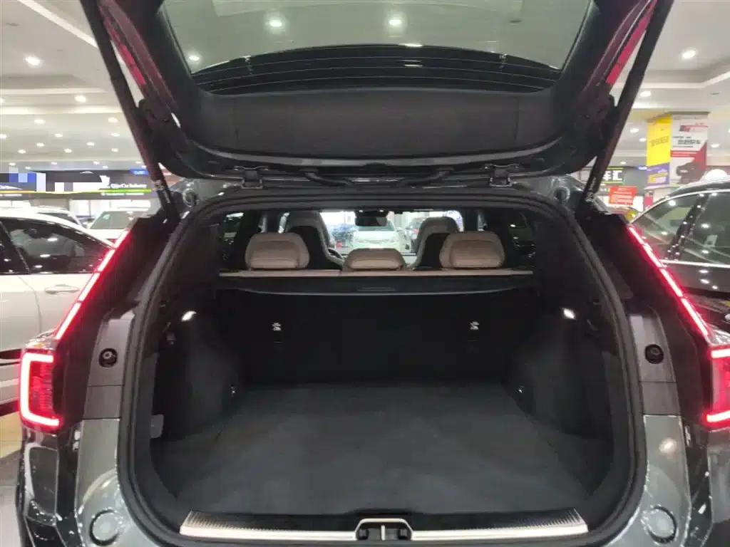 2026 Volvo XC70 Plug-in Hybrid, All-Wheel Drive, Ultra Range — миниатюра 10