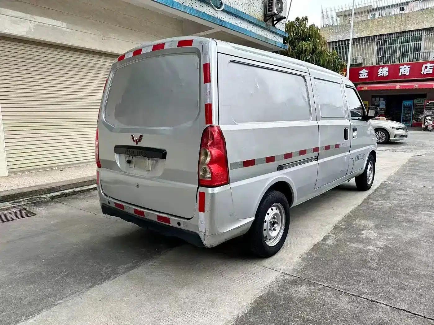 Wuling EV50 2020 Pure Electric Van with Penghui Heated Battery — миниатюра 4