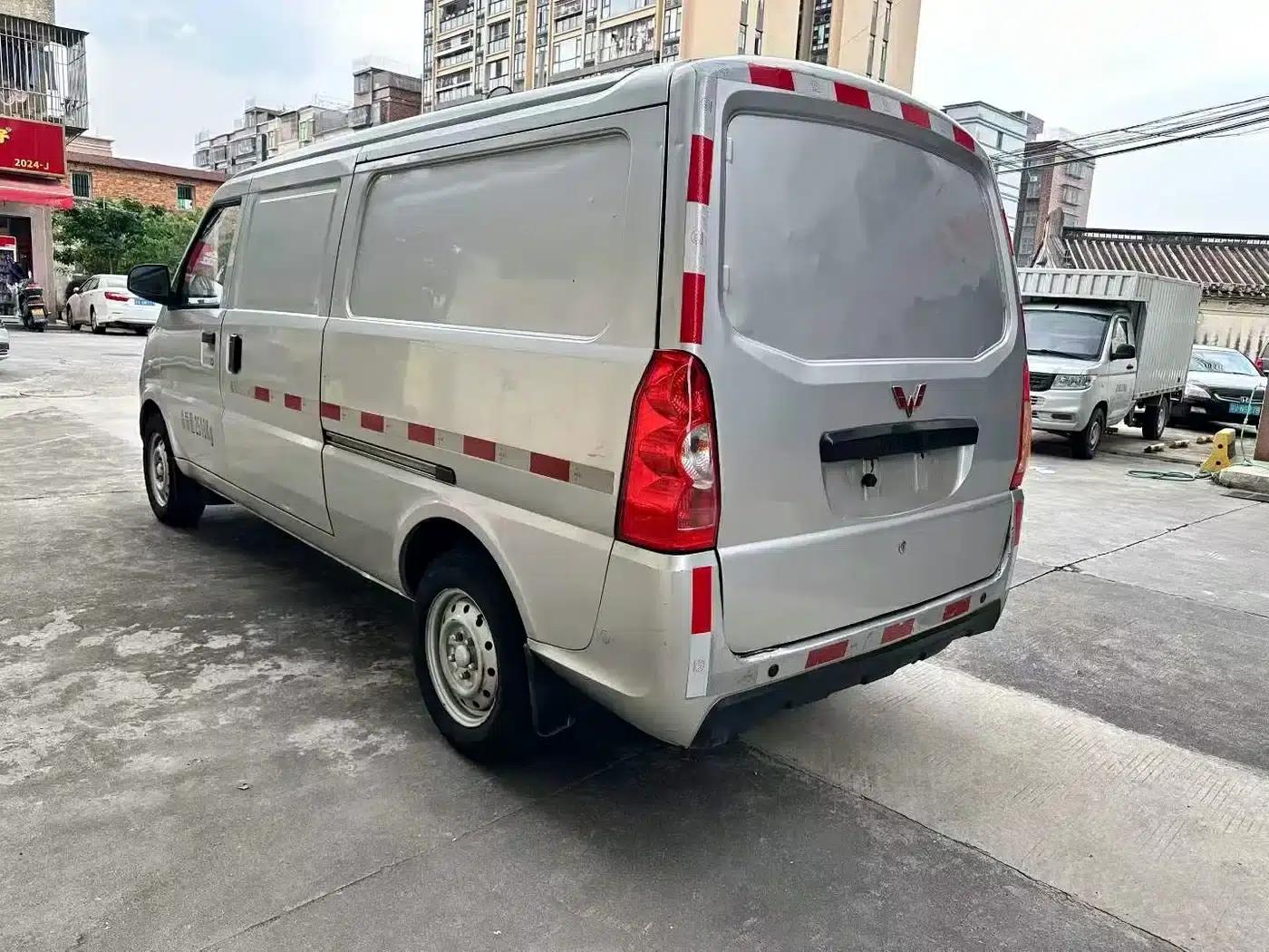 Wuling EV50 2020 Pure Electric Van with Penghui Heated Battery — миниатюра 6