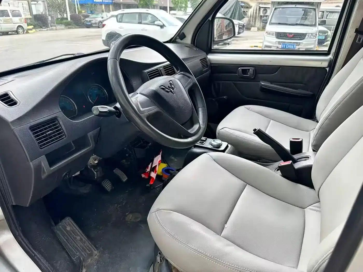 Wuling EV50 2020 Pure Electric Van with Penghui Heated Battery — миниатюра 7
