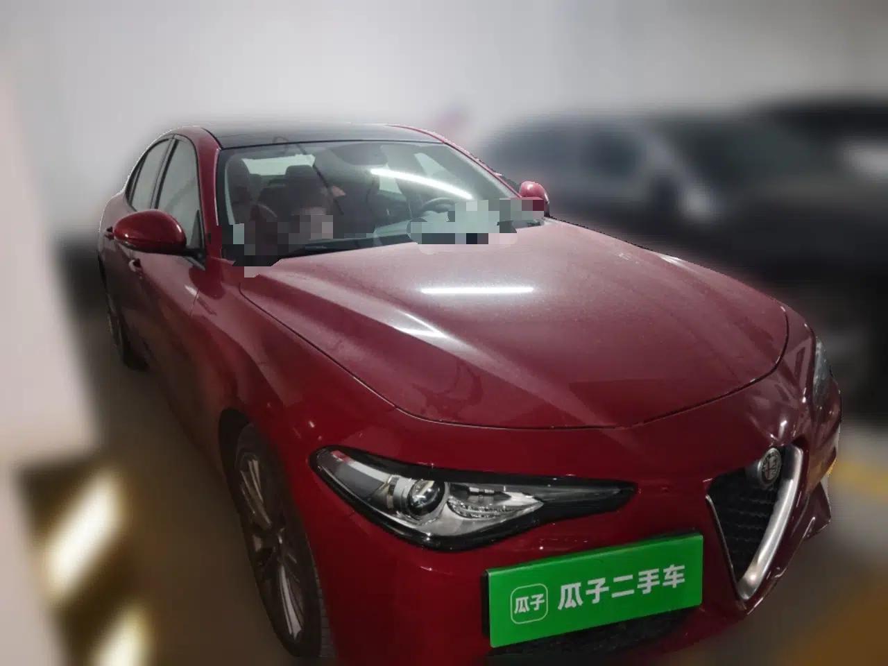 Alfa Romeo Giulia 2017 2.0T 200HP Luxury Edition — миниатюра 3