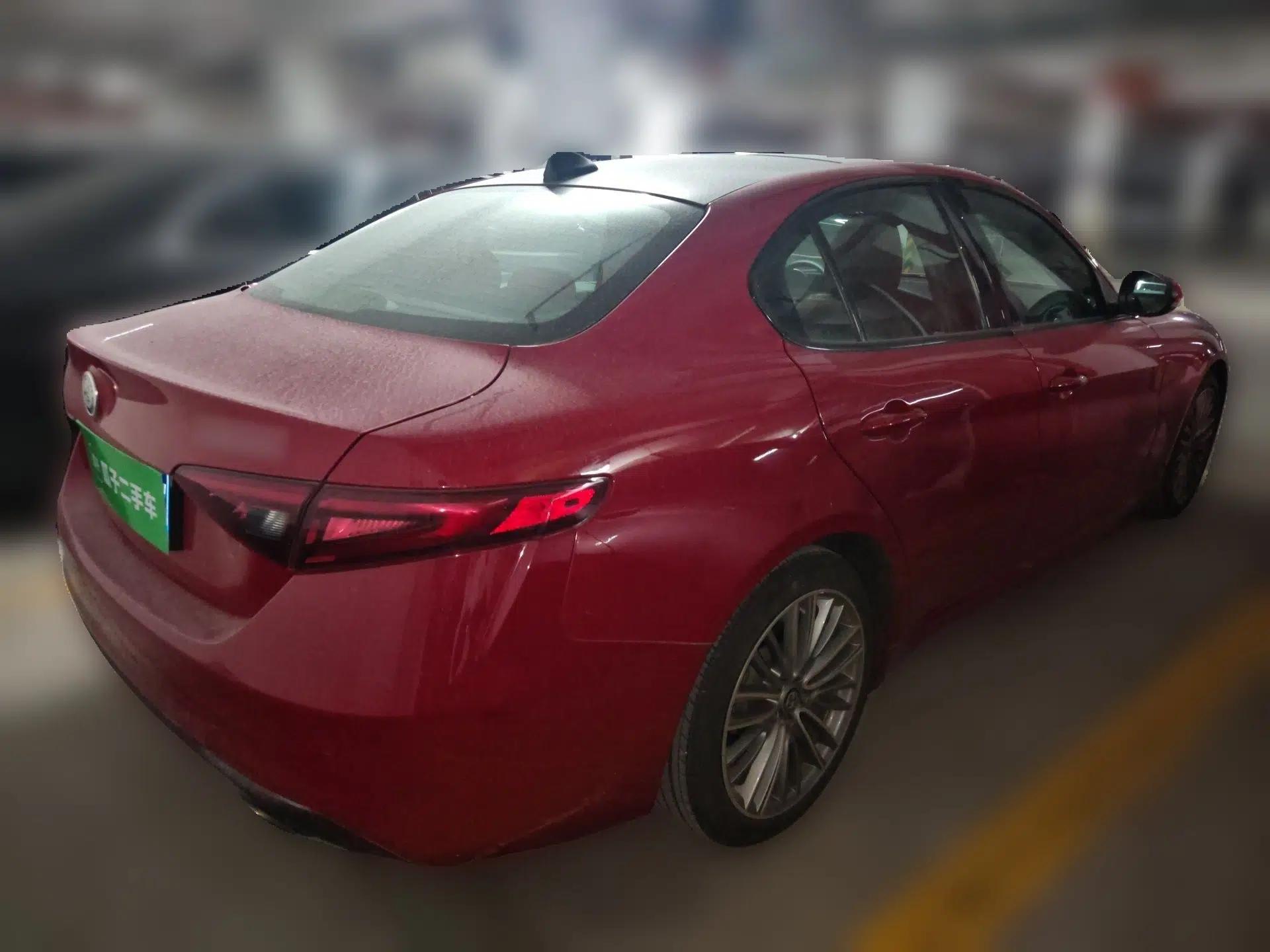 Alfa Romeo Giulia 2017 2.0T 200HP Luxury Edition — миниатюра 6