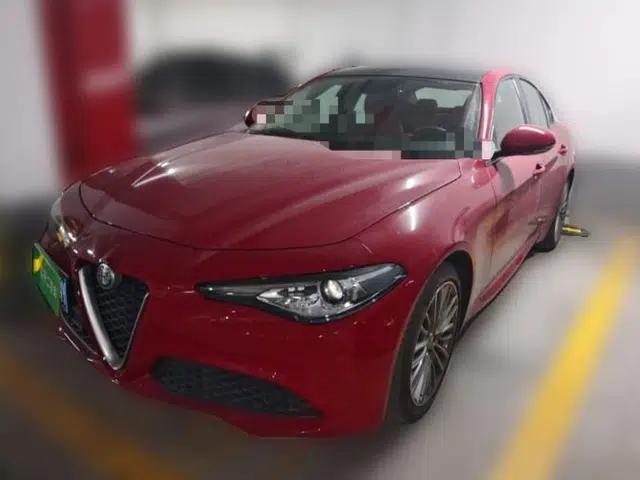 Alfa Romeo Giulia 2017 2.0T 200HP Luxury Edition