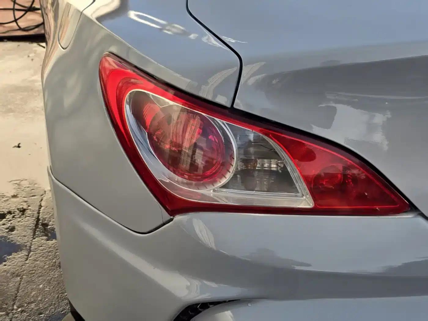 Genesis Coupe 2009 2.0T Manual Sport Edition — миниатюра 18