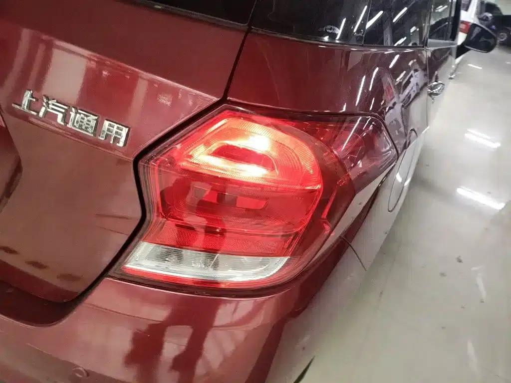 Chevrolet Aveo RV 2016 1.5L Automatic Fun Edition — миниатюра 8