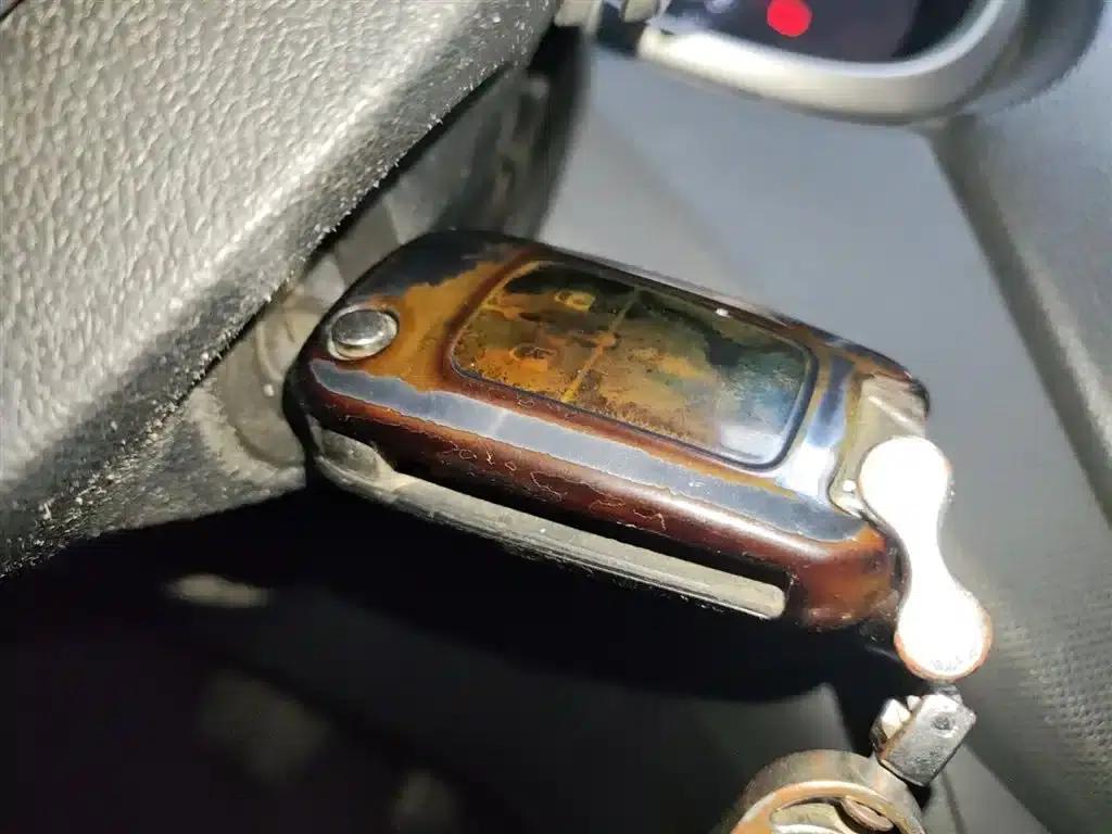 Chevrolet Aveo RV 2016 1.5L Automatic Fun Edition — миниатюра 9