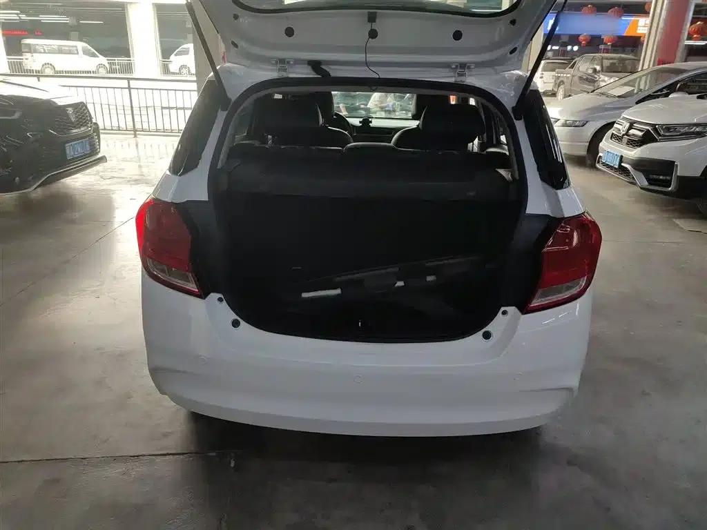 Chevrolet Aveo RV 2016 1.5L Automatic Fun Edition — миниатюра 15