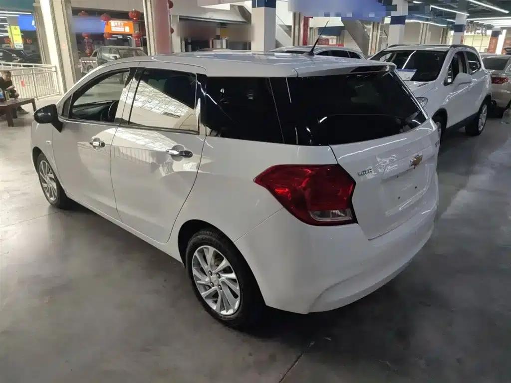 Chevrolet Aveo RV 2016 1.5L Automatic Fun Edition — миниатюра 23