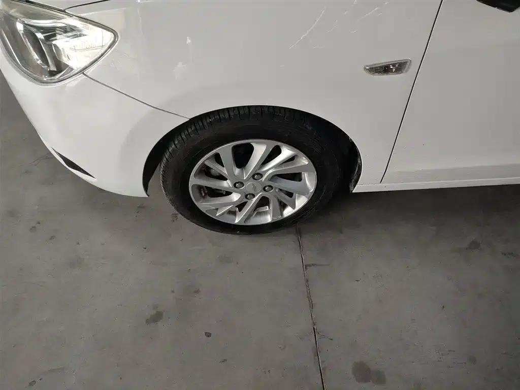 Chevrolet Aveo RV 2016 1.5L Automatic Fun Edition — миниатюра 25