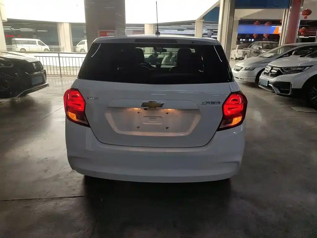 Chevrolet Aveo RV 2016 1.5L Automatic Fun Edition — миниатюра 4