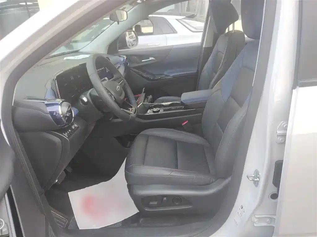 2024 Chevrolet Equinox Plus 102km RS Ultimate Edition — миниатюра 15