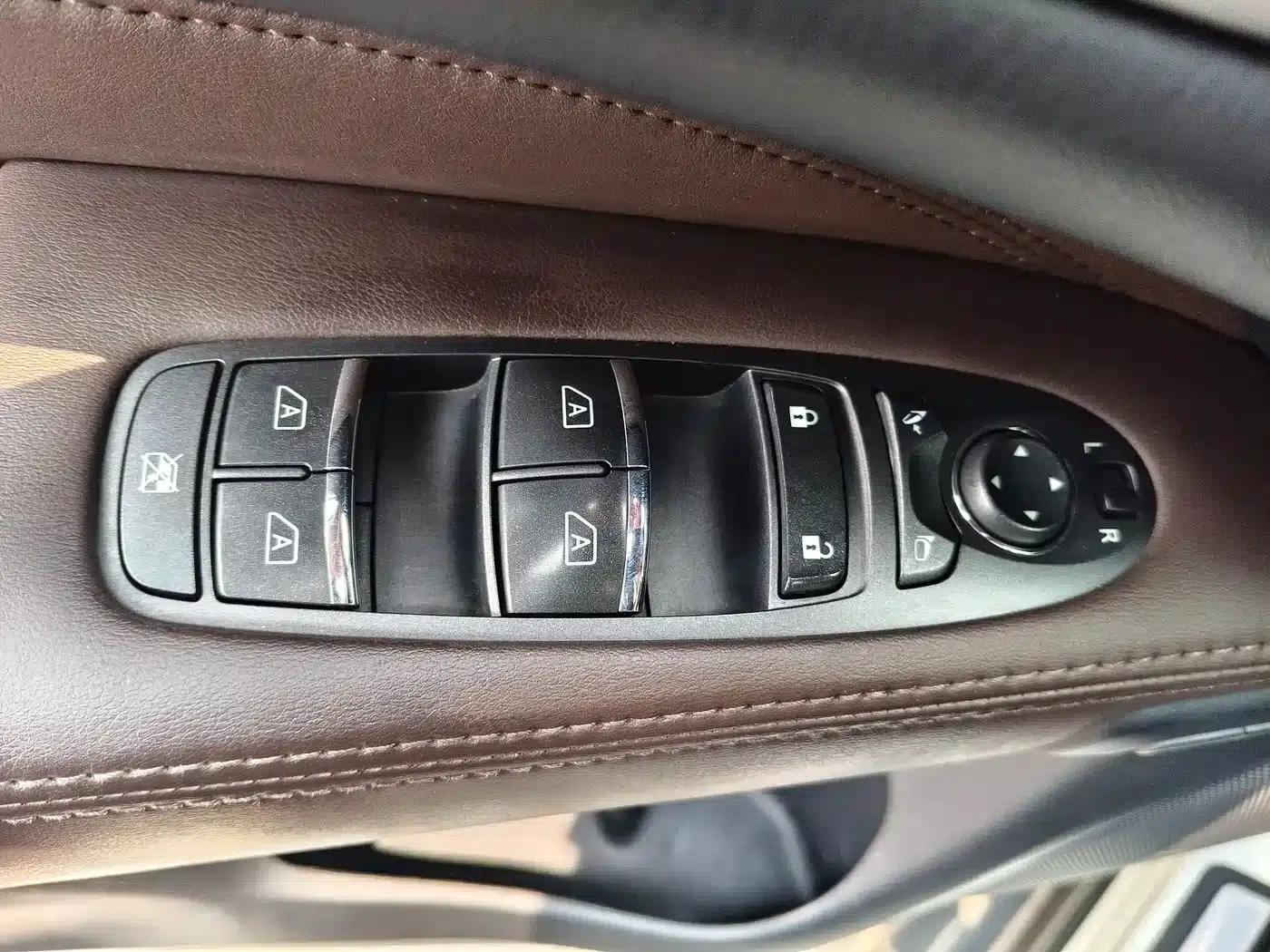 Infiniti JX 2013 JX35 2WD Excellence Edition — миниатюра 18