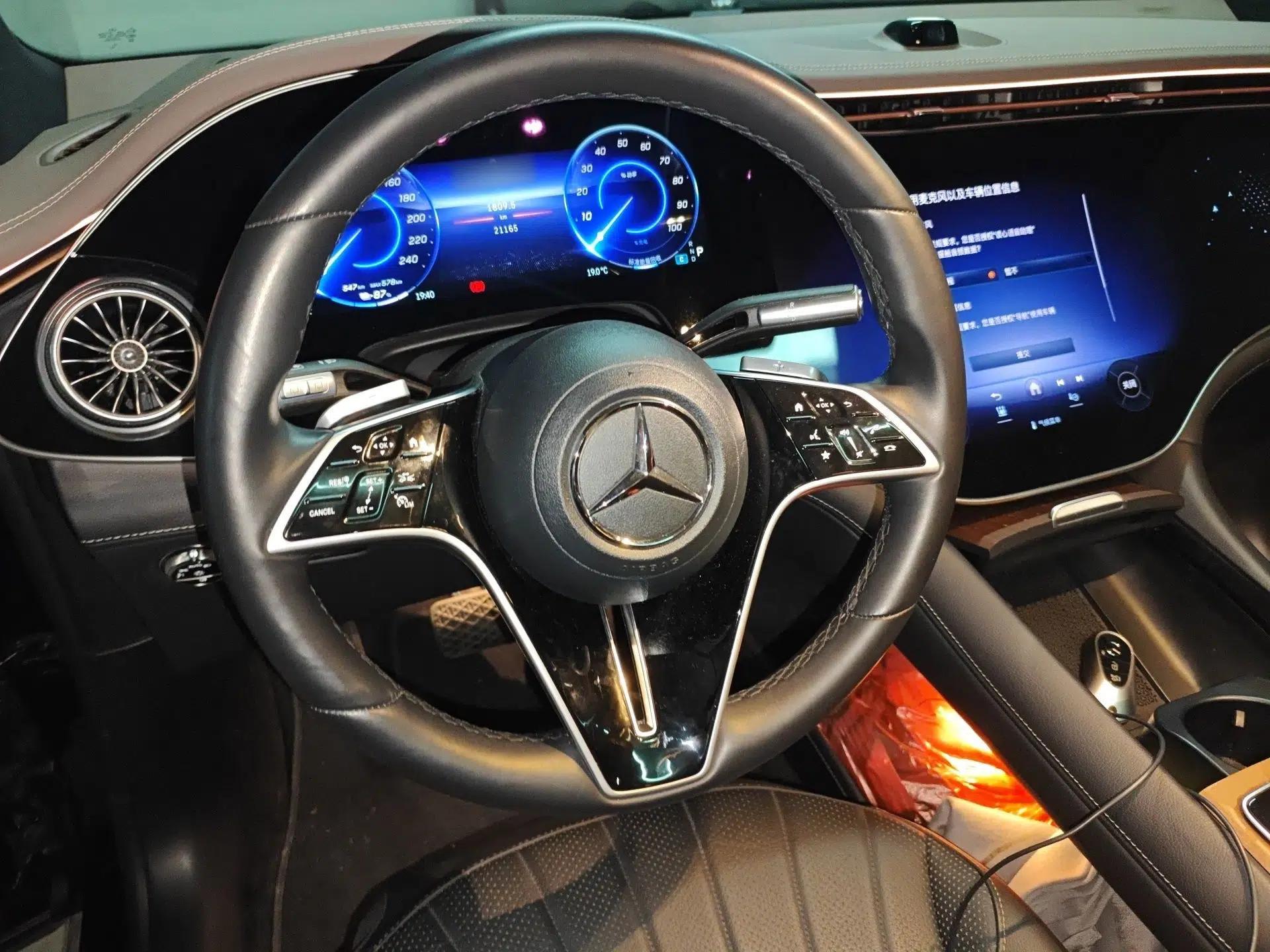 Mercedes-Benz EQS SUV 2023 450 4MATIC Luxury Edition — миниатюра 11