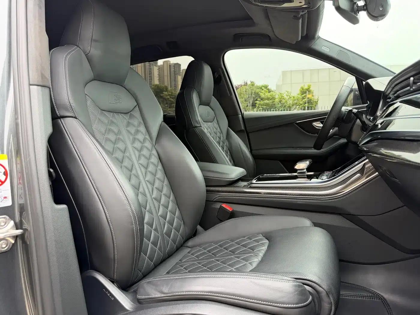 Audi SQ7 2024 4.0 TFSI Dark Knight Edition — миниатюра 12