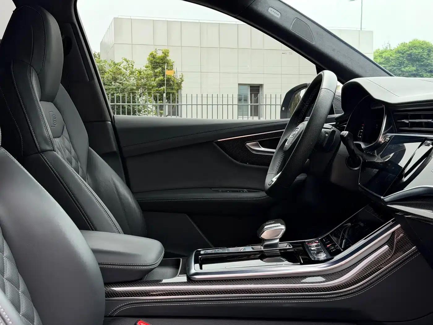 Audi SQ7 2024 4.0 TFSI Dark Knight Edition — миниатюра 18