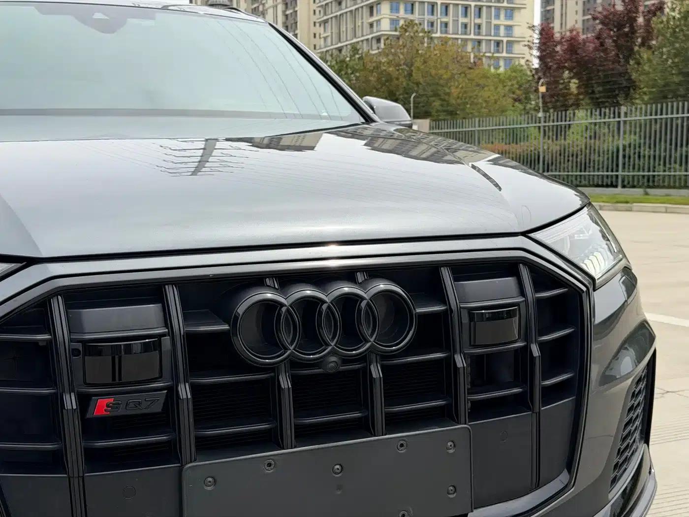 Audi SQ7 2024 4.0 TFSI Dark Knight Edition — миниатюра 22