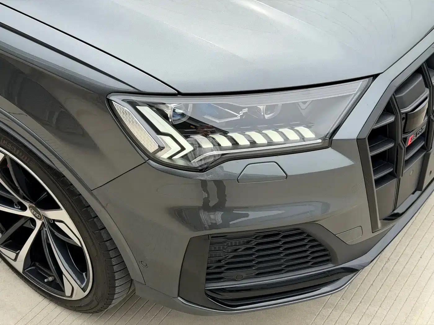 Audi SQ7 2024 4.0 TFSI Dark Knight Edition — миниатюра 24