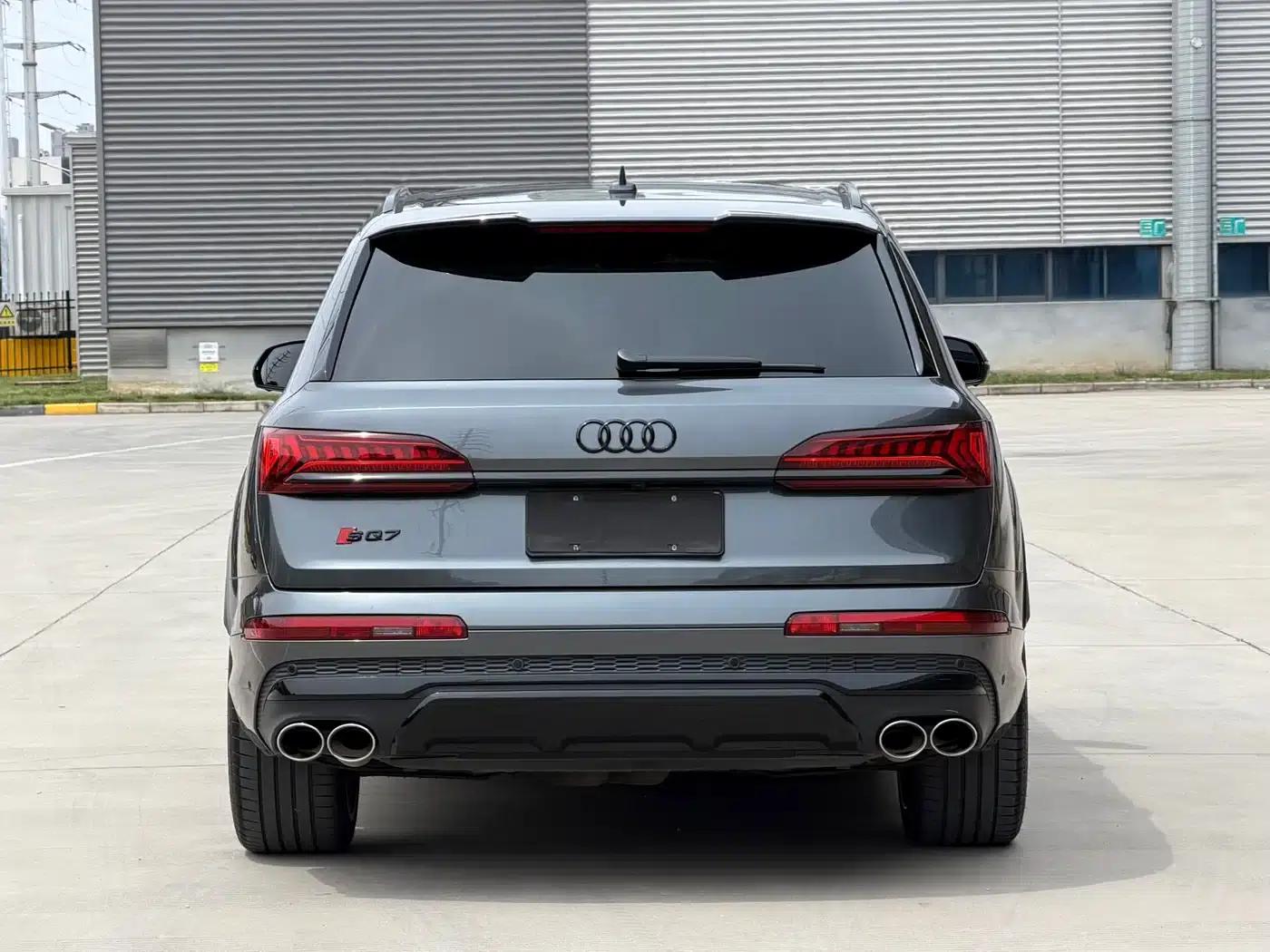 Audi SQ7 2024 4.0 TFSI Dark Knight Edition — миниатюра 5