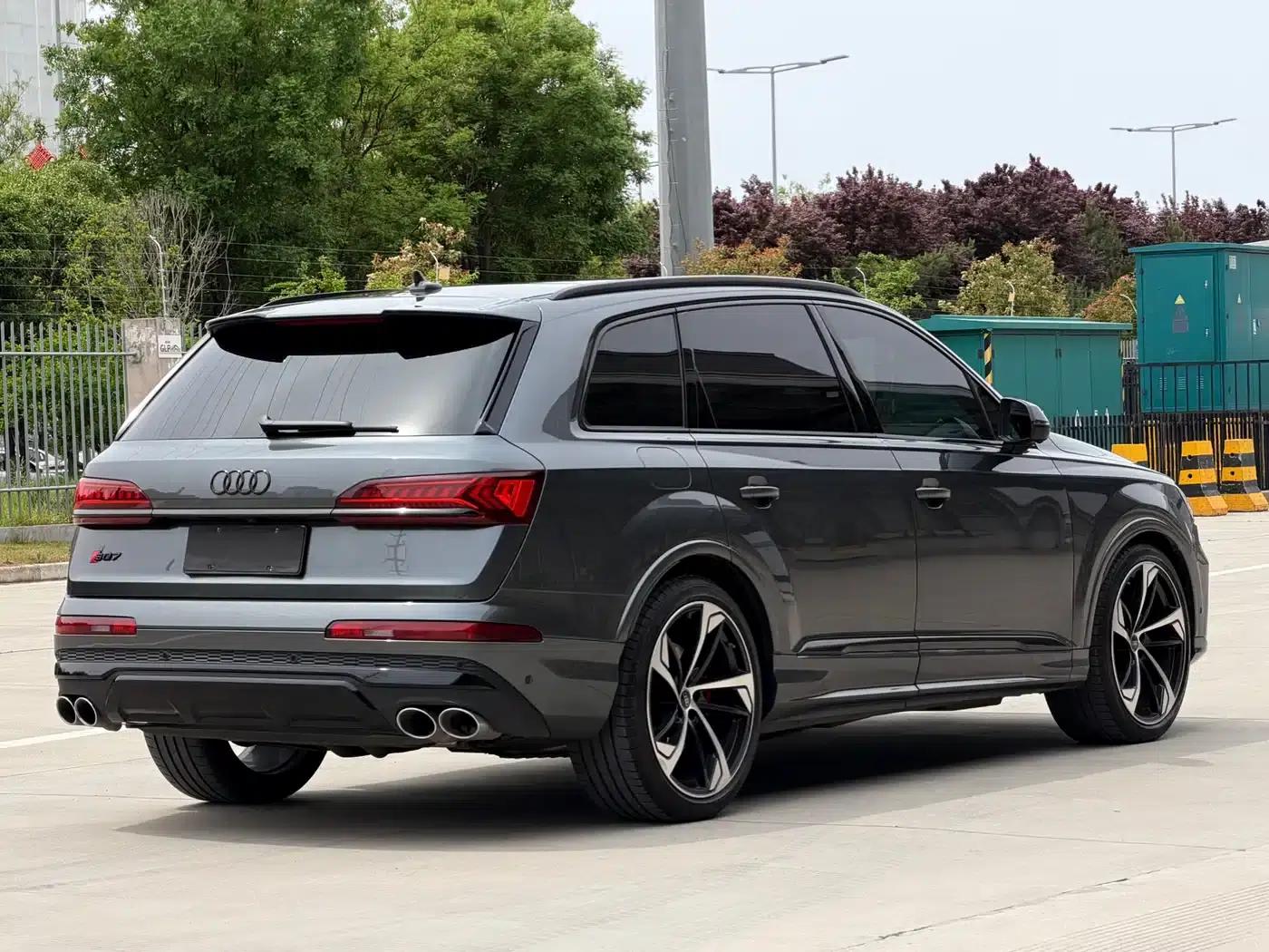 Audi SQ7 2024 4.0 TFSI Dark Knight Edition — миниатюра 6
