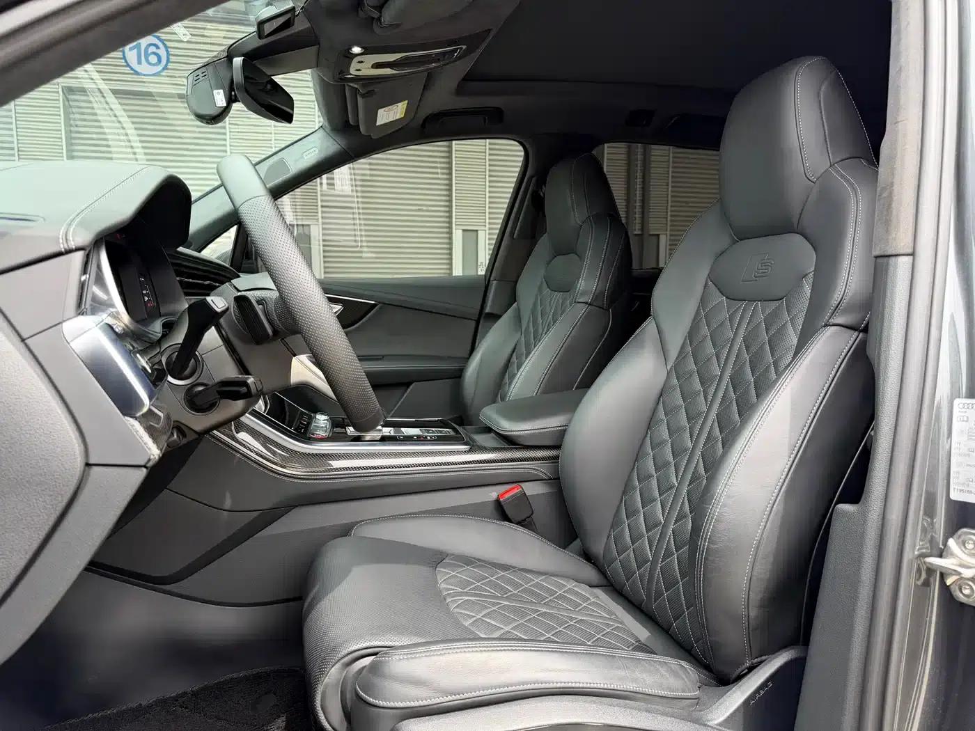 Audi SQ7 2024 4.0 TFSI Dark Knight Edition — миниатюра 8