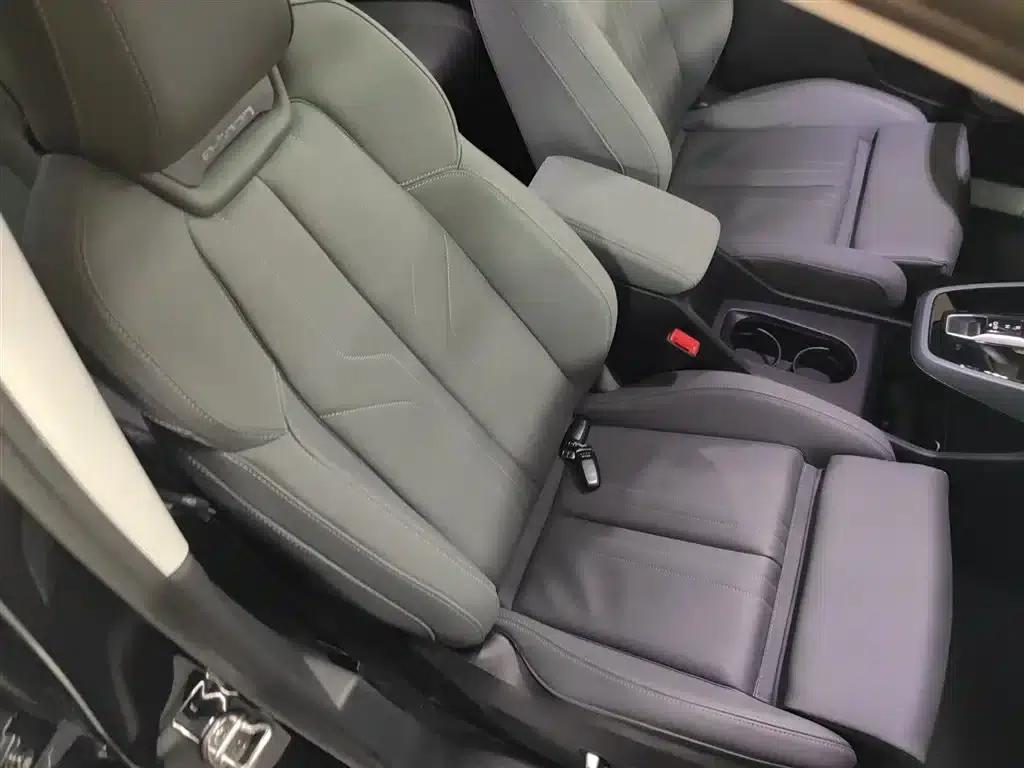 Audi Q5 e-tron 2022 Model 40 e-tron Star Edition - Fashion Set — миниатюра 25