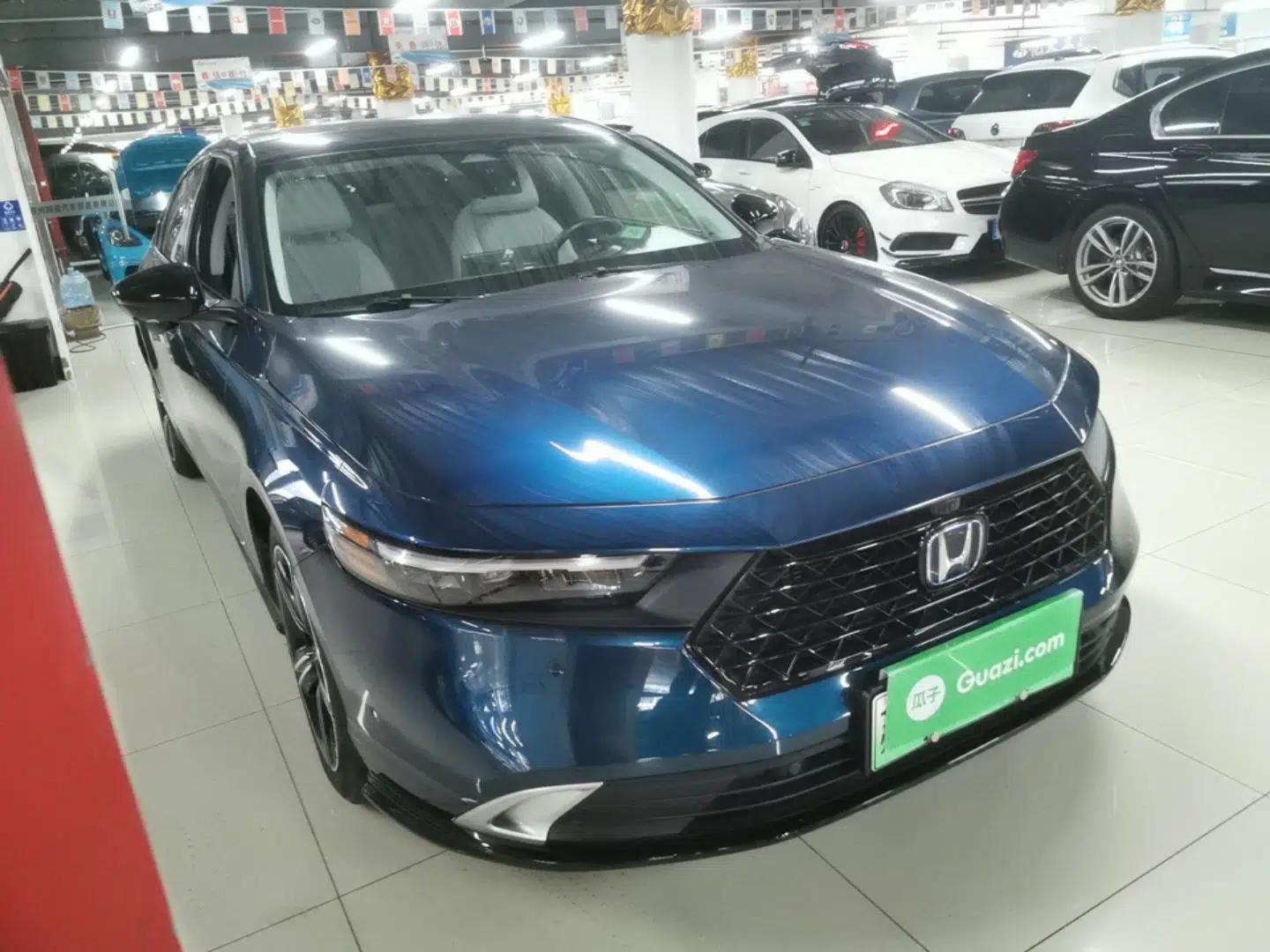 Honda Accord New Energy 2023 2.0L ePHEV Flagship Edition — миниатюра 3