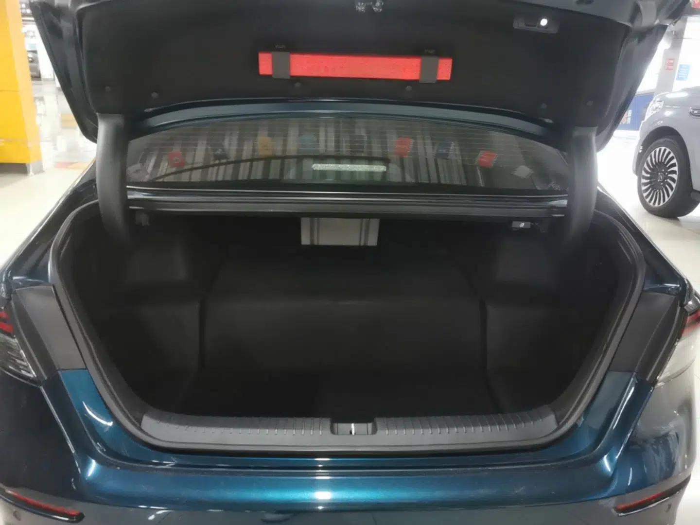 Honda Accord New Energy 2023 2.0L ePHEV Flagship Edition — миниатюра 22