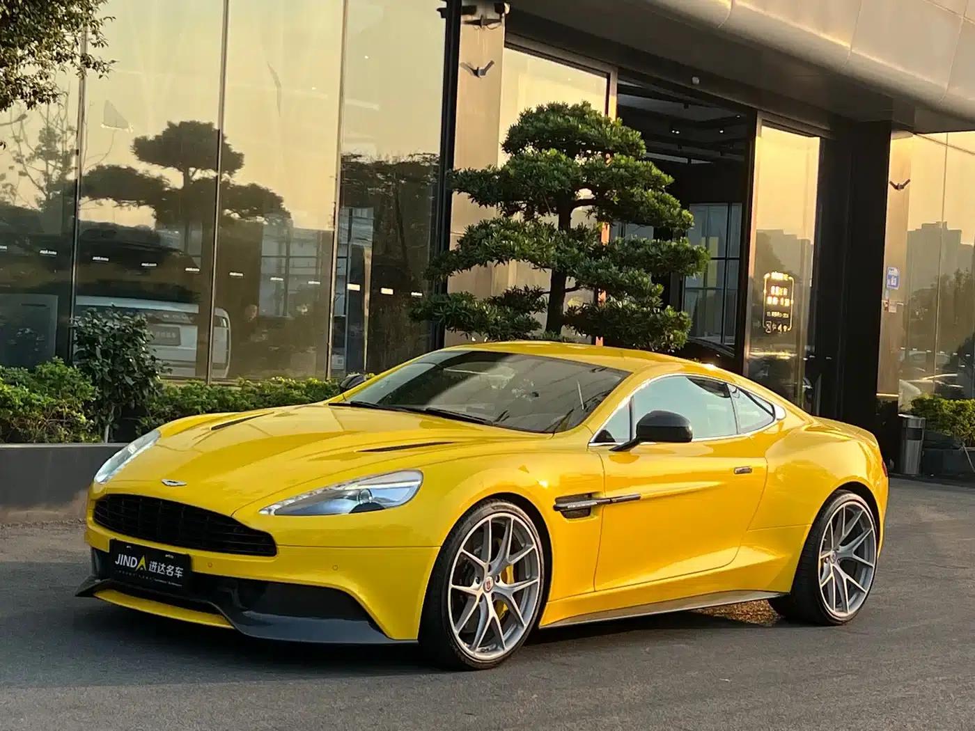 2013 Vanquish 6.0L Standard Model — миниатюра 3