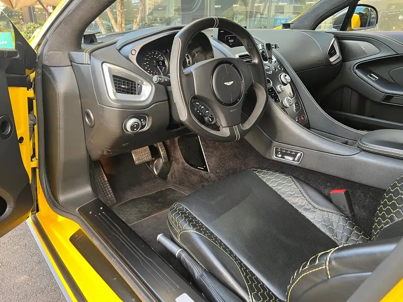 2013 Vanquish 6.0L Standard Model — миниатюра 4